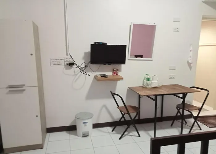 Sleep Dee Hostel